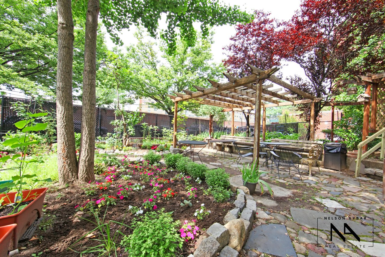 Sunnyside Towers, Sunnyside Gardens