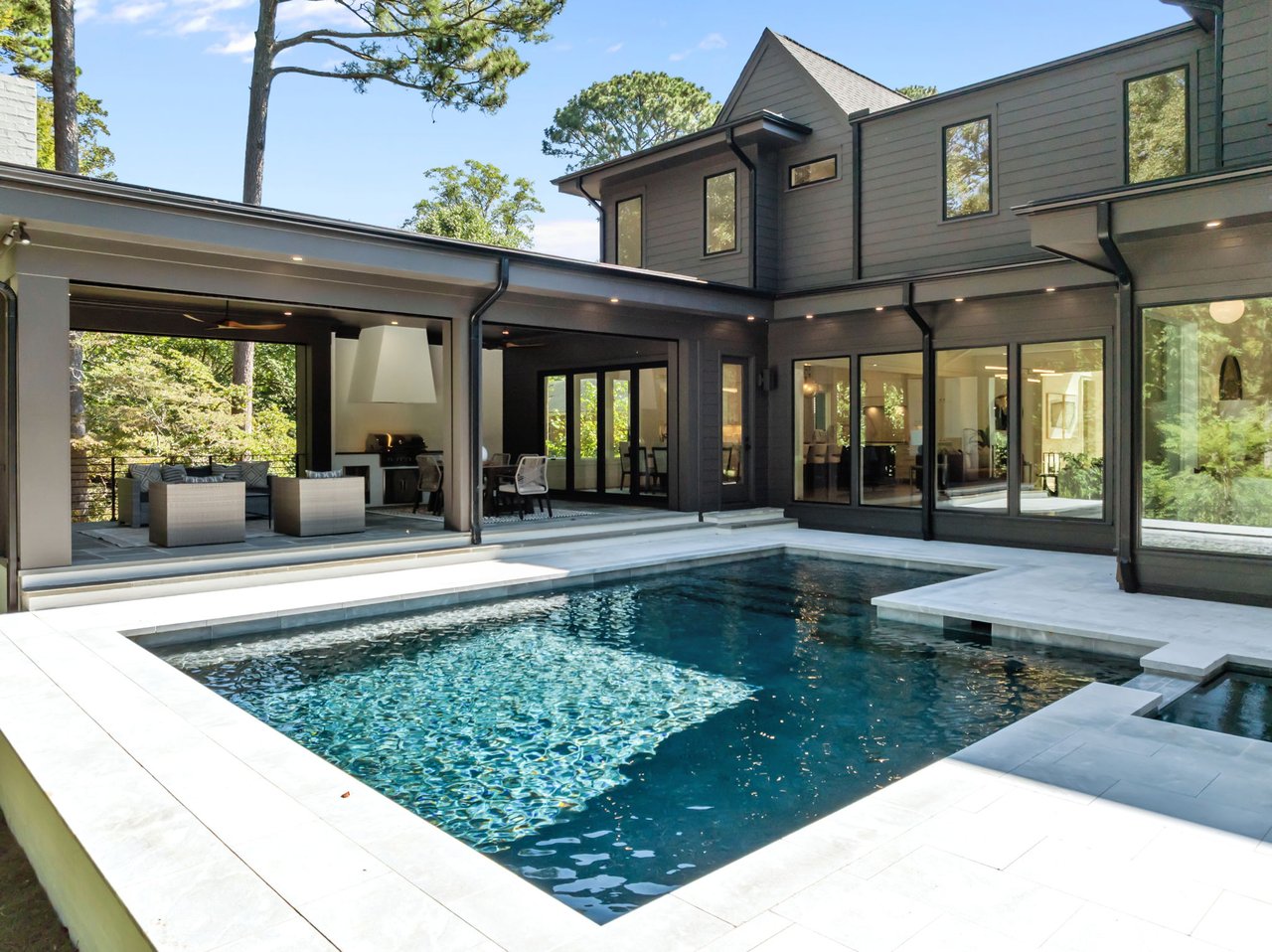 2419 Medway Dr