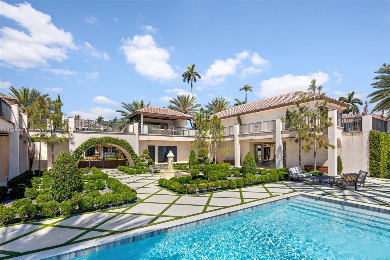 600 Isle Of Palms Dr