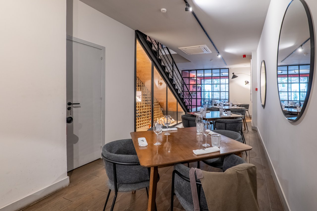 Prime Fine-Dining Restaurant Business Transfer (“Trespasse”) in Central Porto