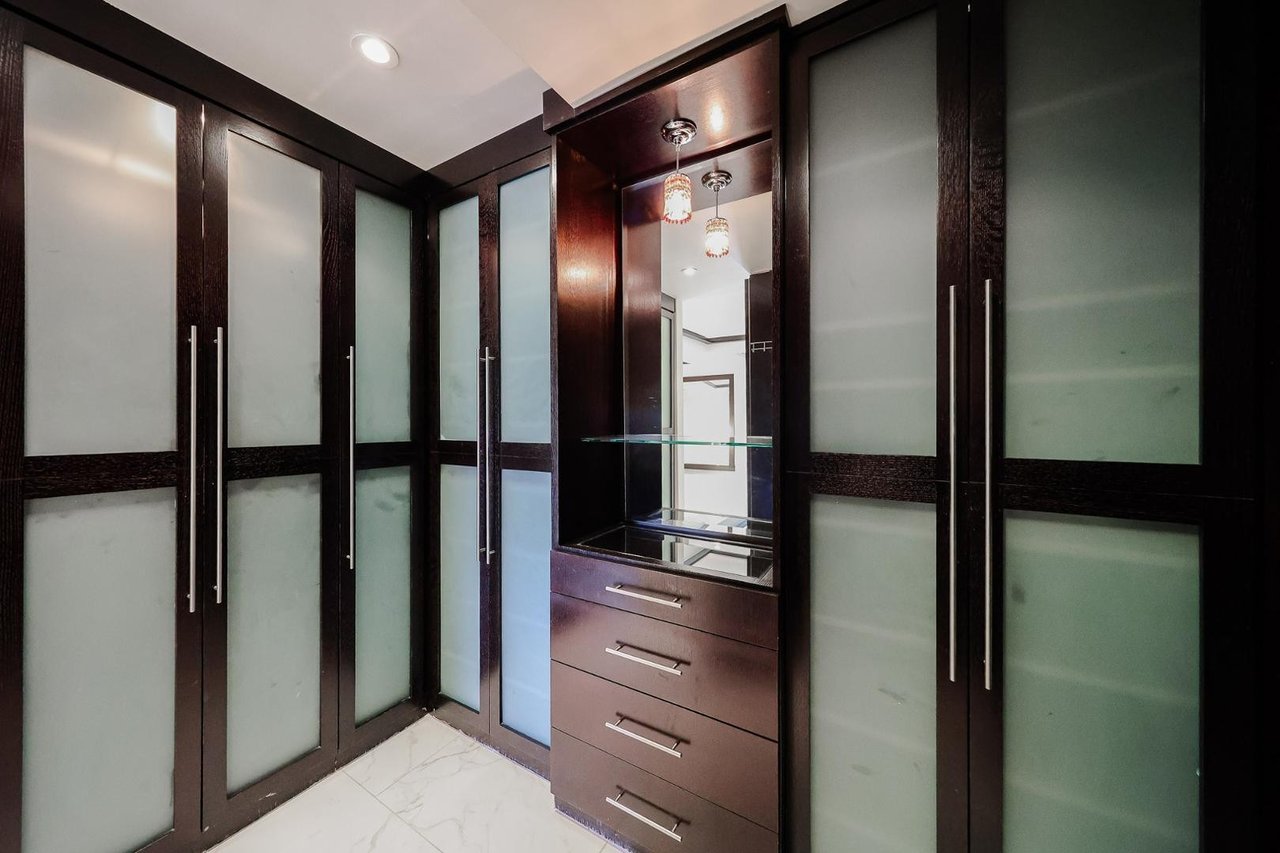 7157 E Rancho Vista Dr, #3006