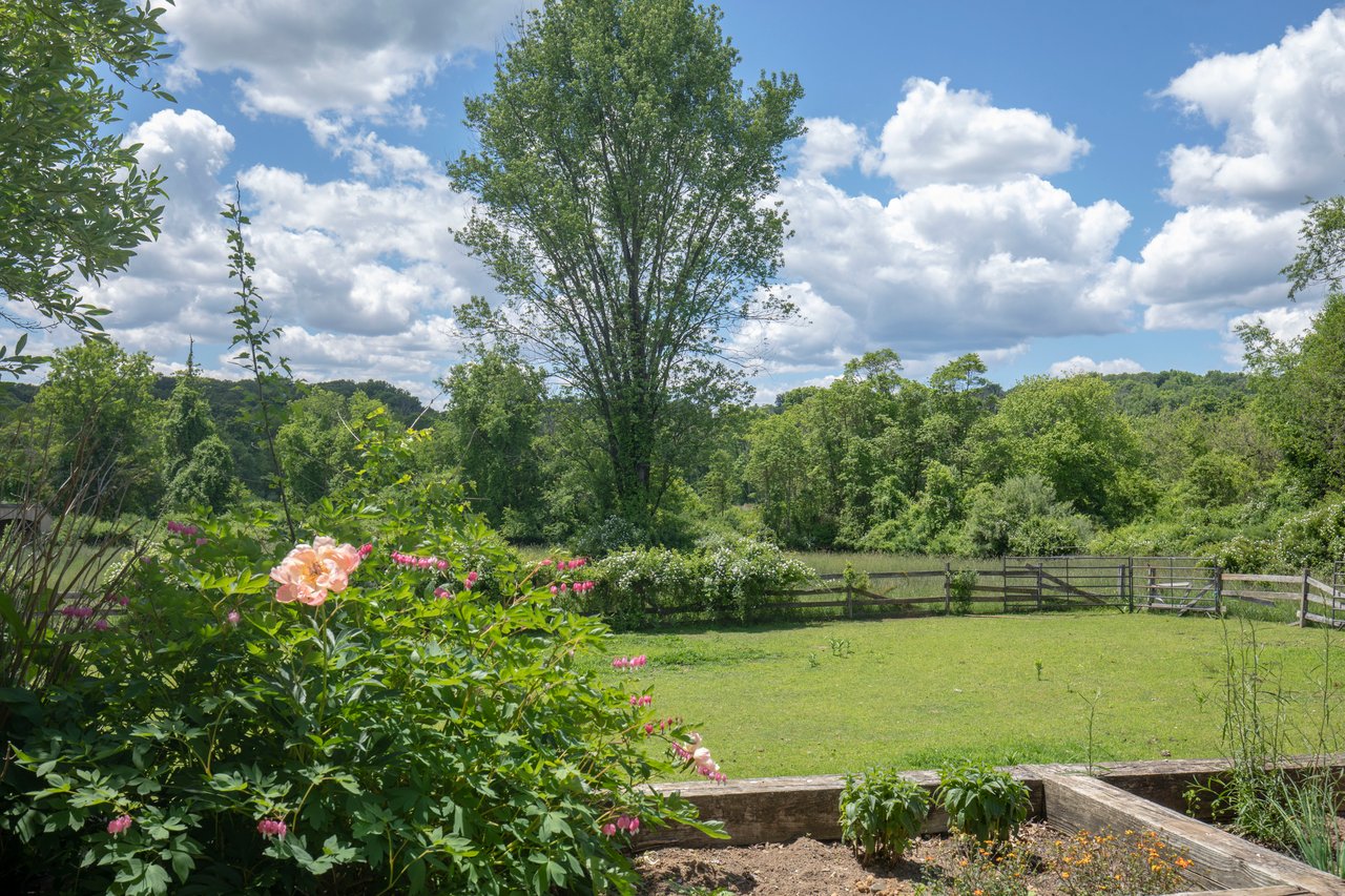 13 Farmersville Rd