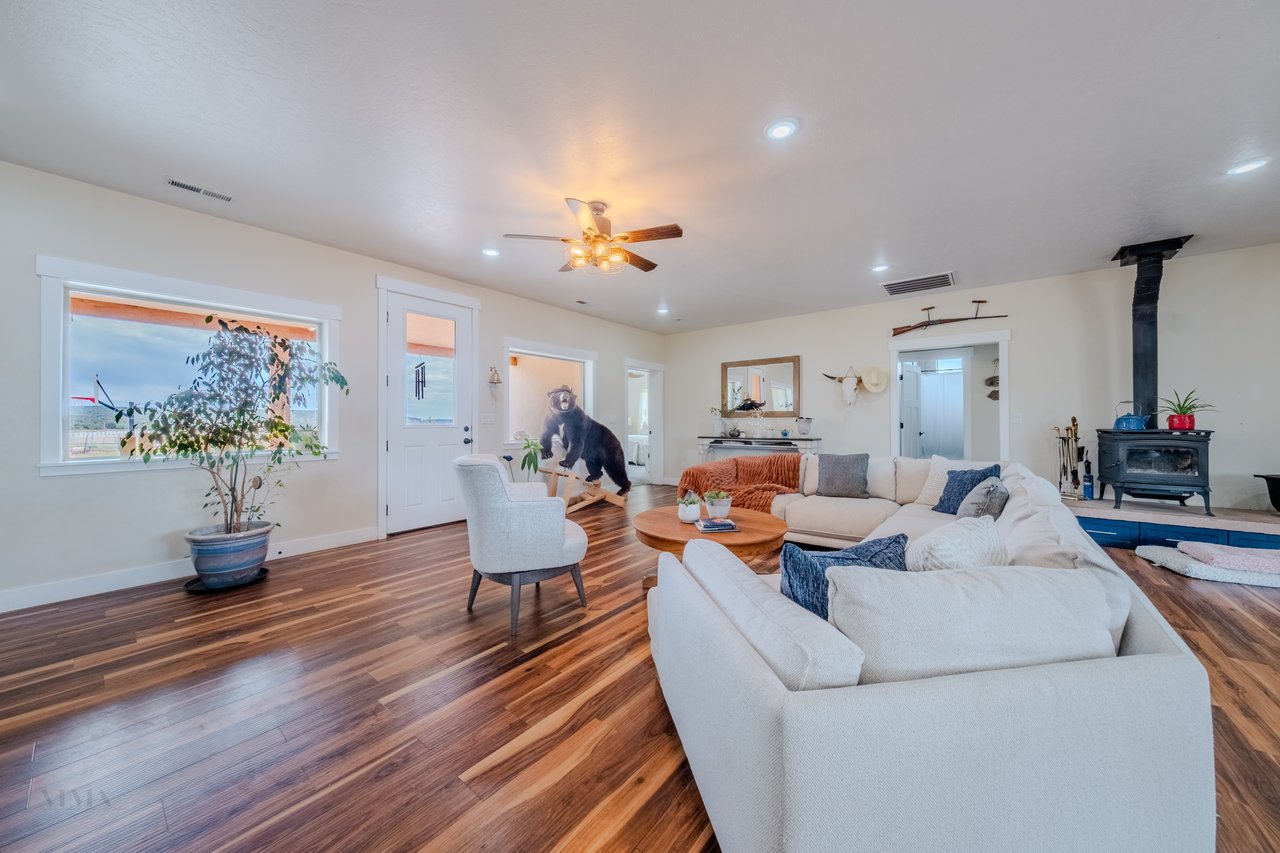 7395 N Johnson Canyon