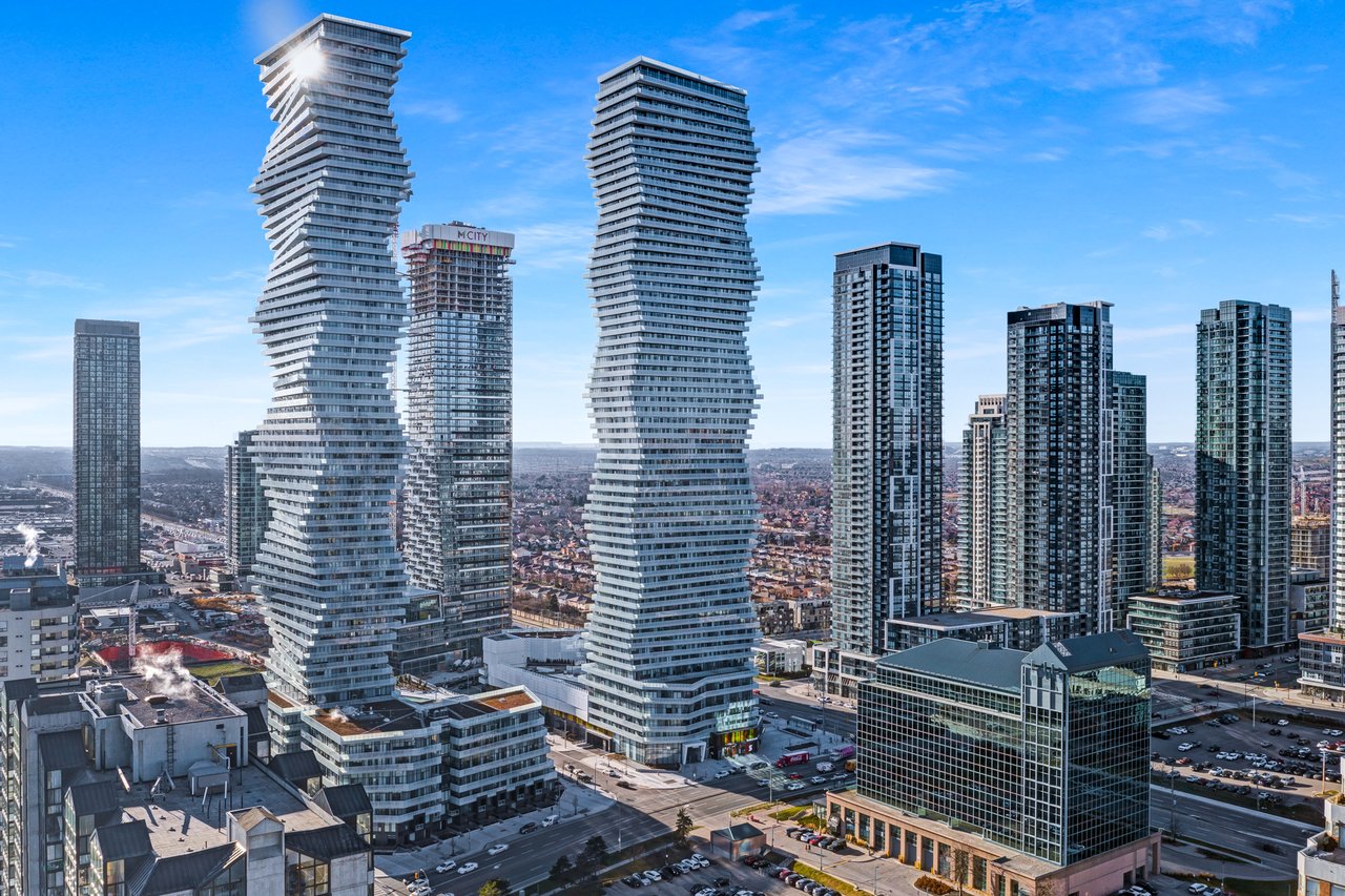 1110-3900 Confederation Pkwy
