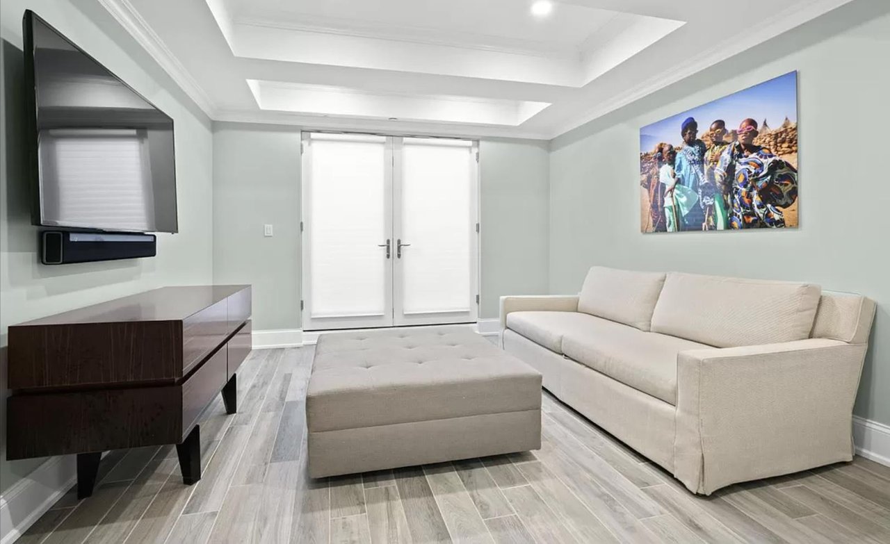 227 East 67th Street, Apt M-2