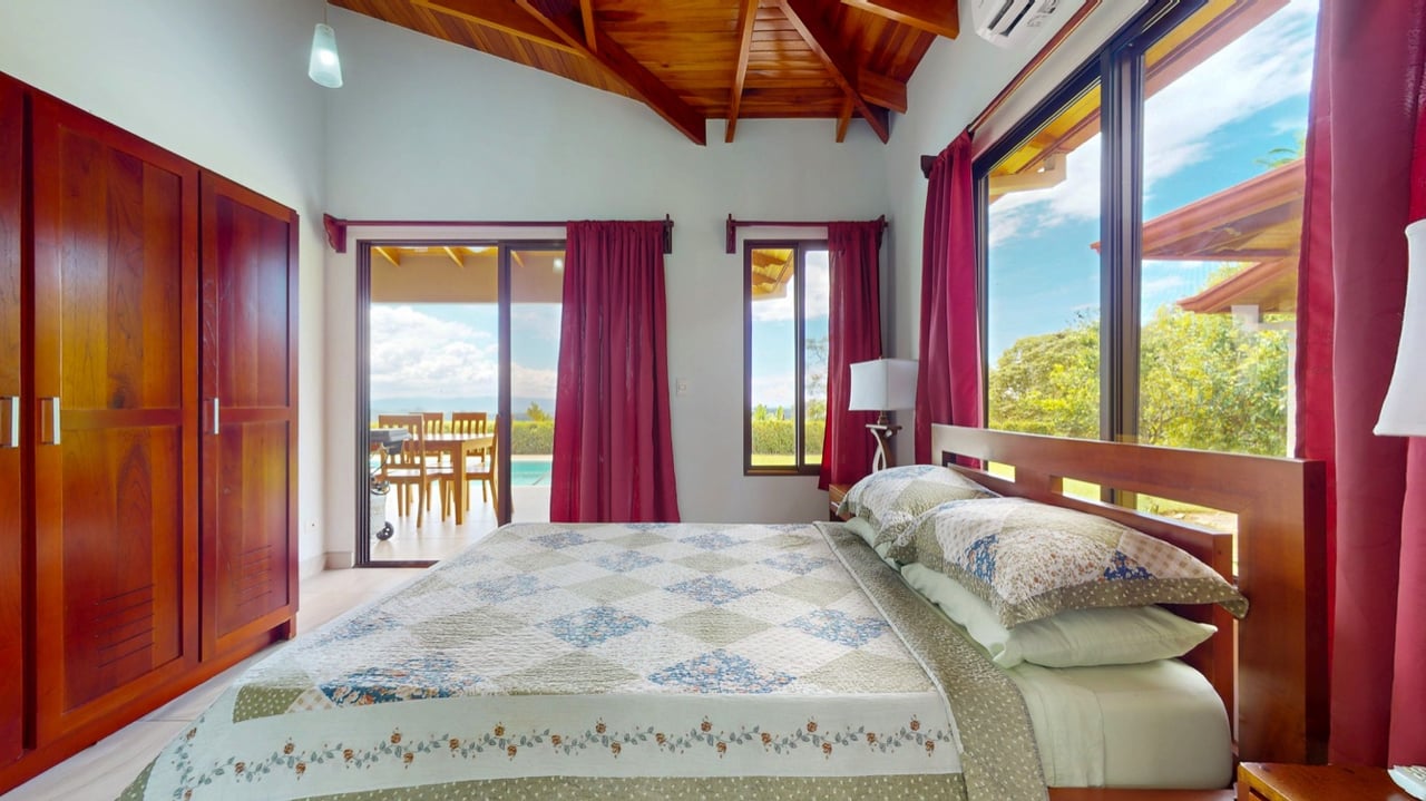 Casa Jean, Window of the Soul 