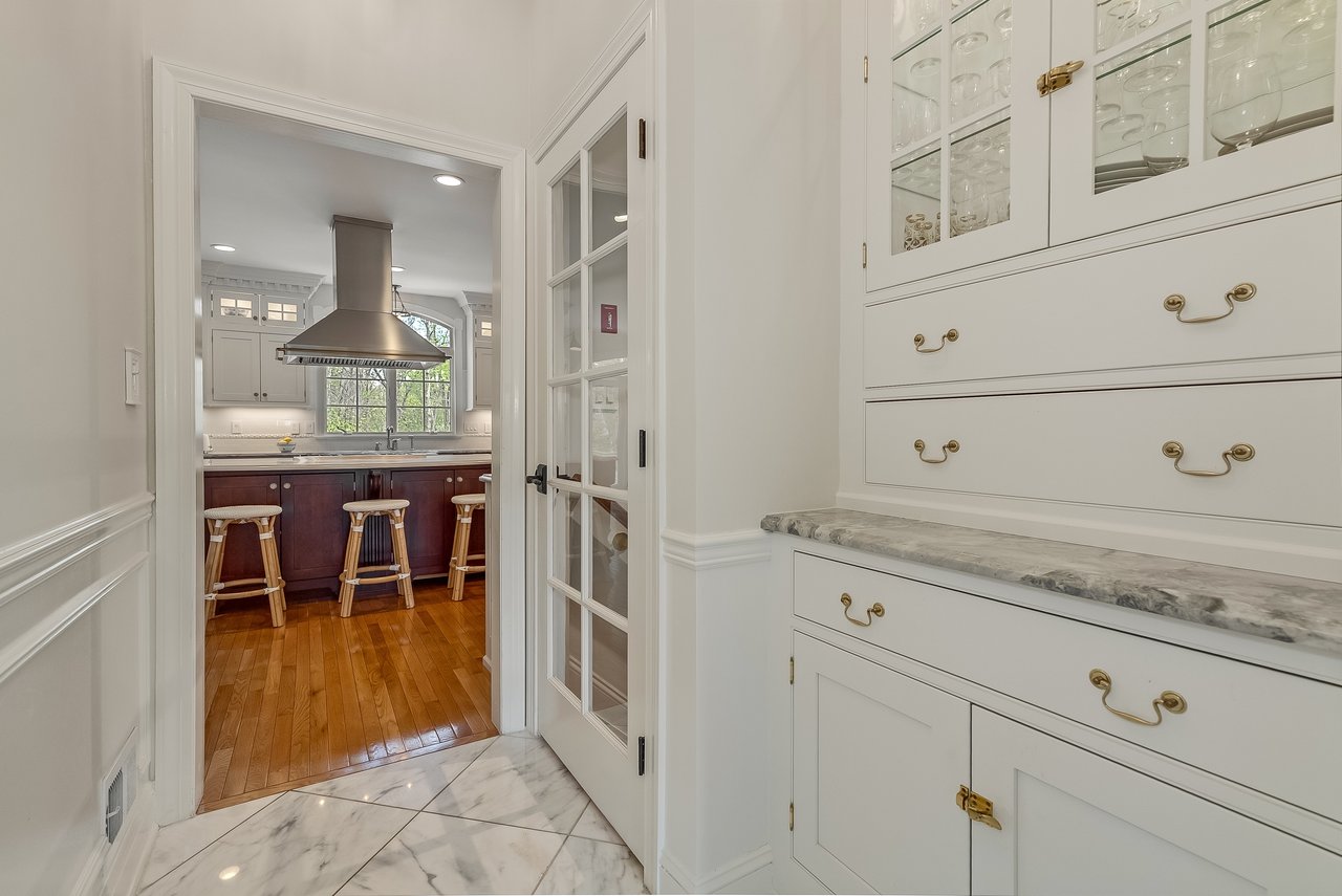 82 Woodman Ln