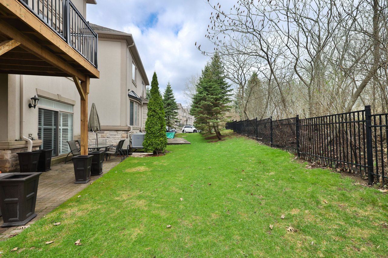 34-2400 Neyagawa Boulevard, Oakville