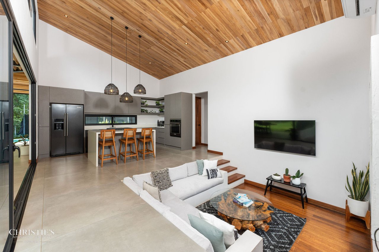 Casa Lola – Contemporary Beachside Oasis in Playa Grande