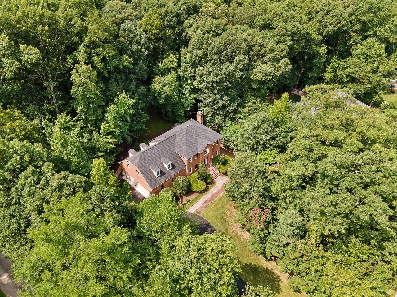 3328 Robious Forest Way