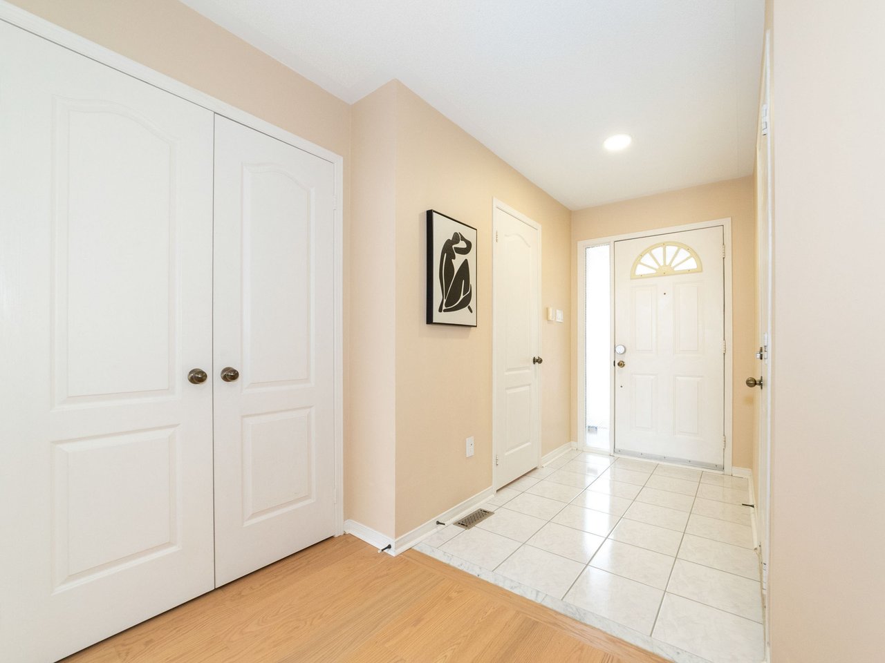 8 Queensway Drive