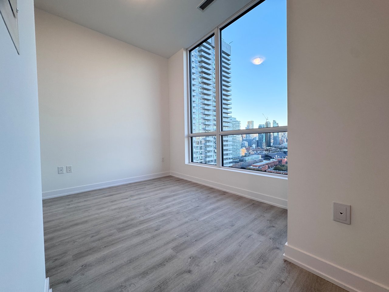 15 Richardson Street 2003, Toronto C08 Unit: 2003