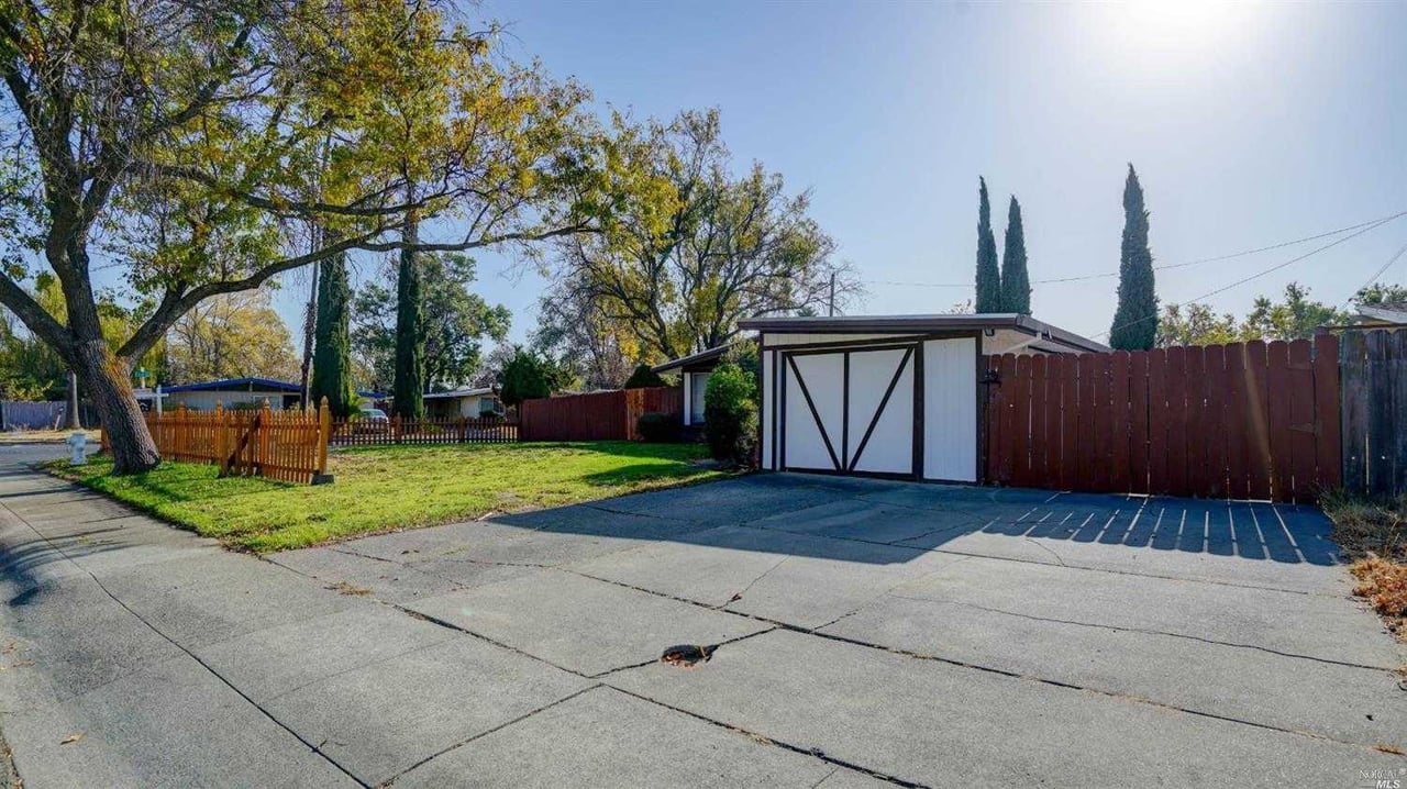 1407 Kansas Street
