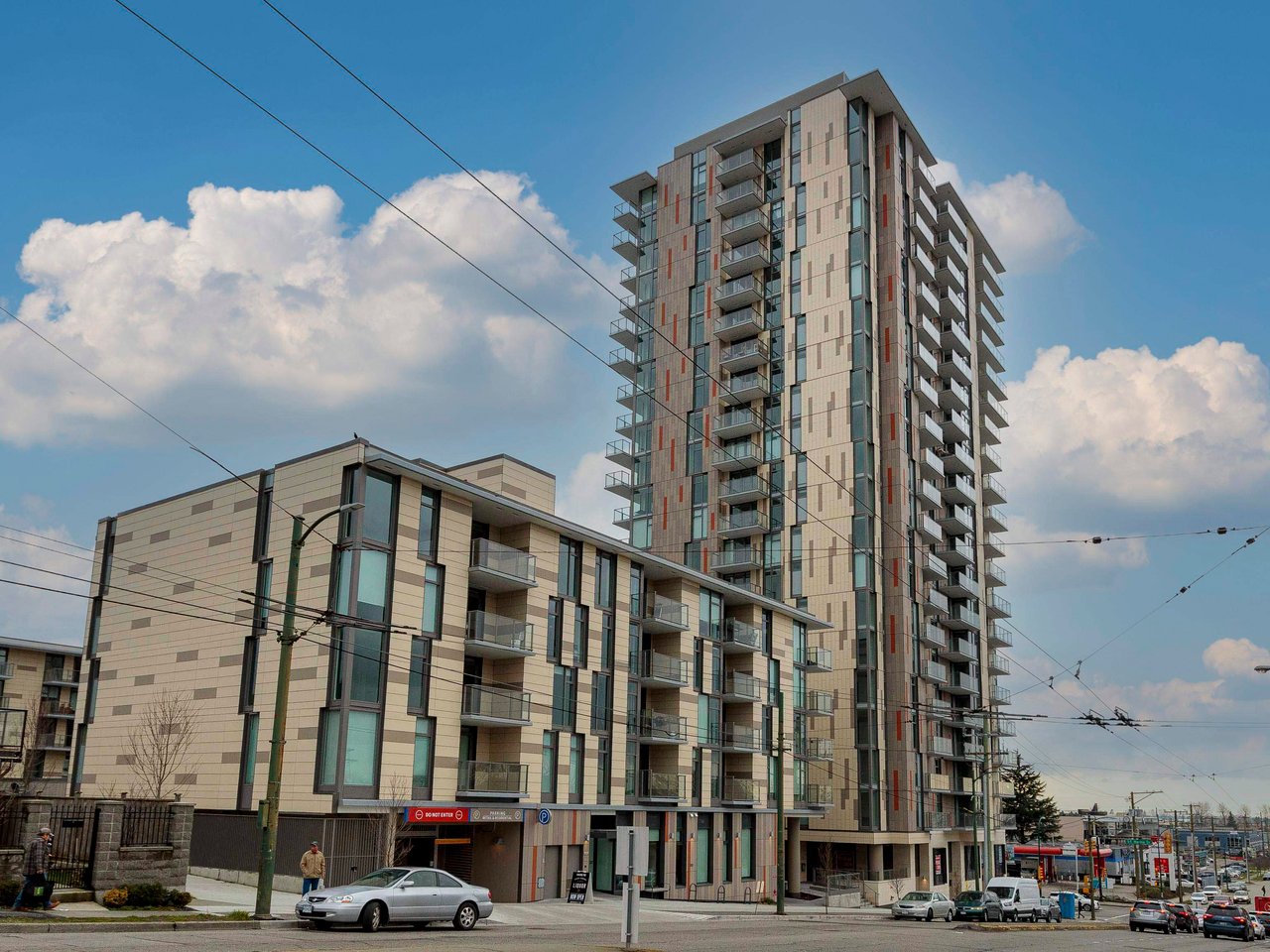1106-8188 Fraser St
