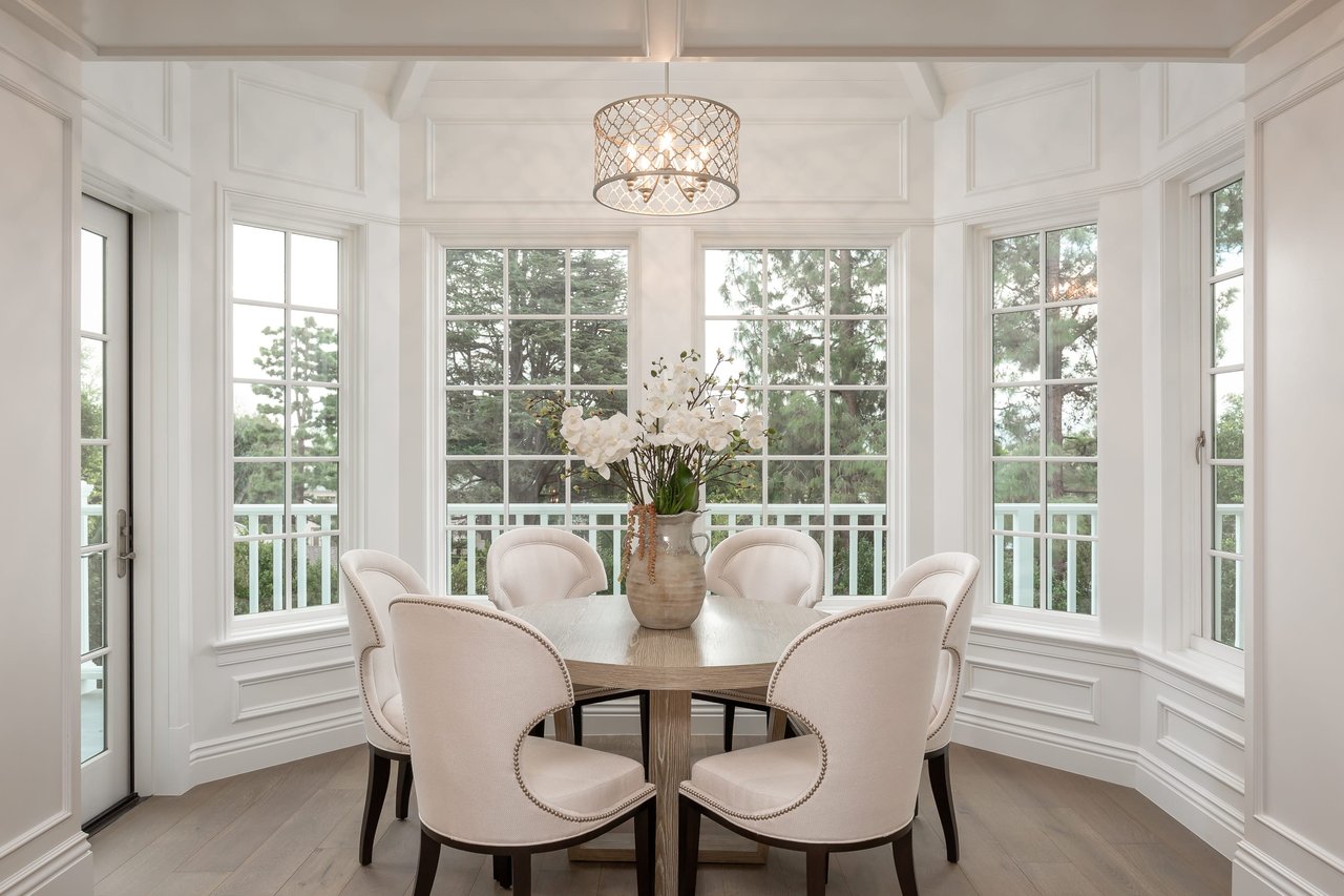 Exquisite Estate in Prime Riviera