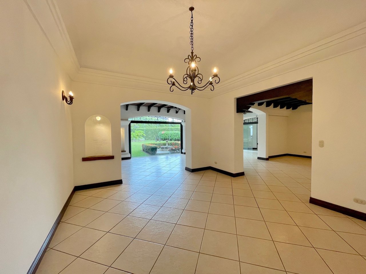 Neo Colonial Investment Home, Santa Ana, San Jose