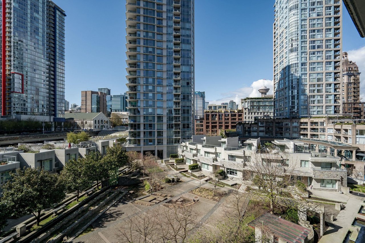 702-633 Abbott Street, Vancouver
