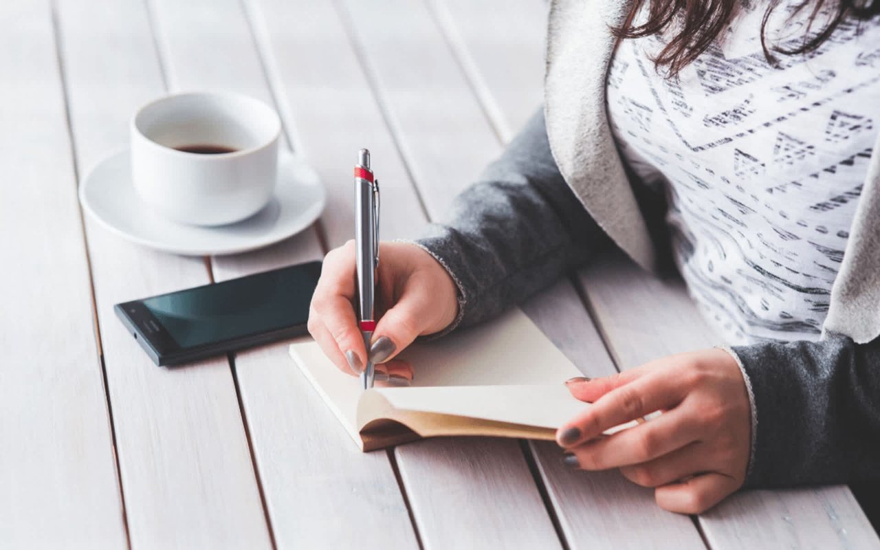How to Make New Year’s Resolutions: 4 Tips That Work