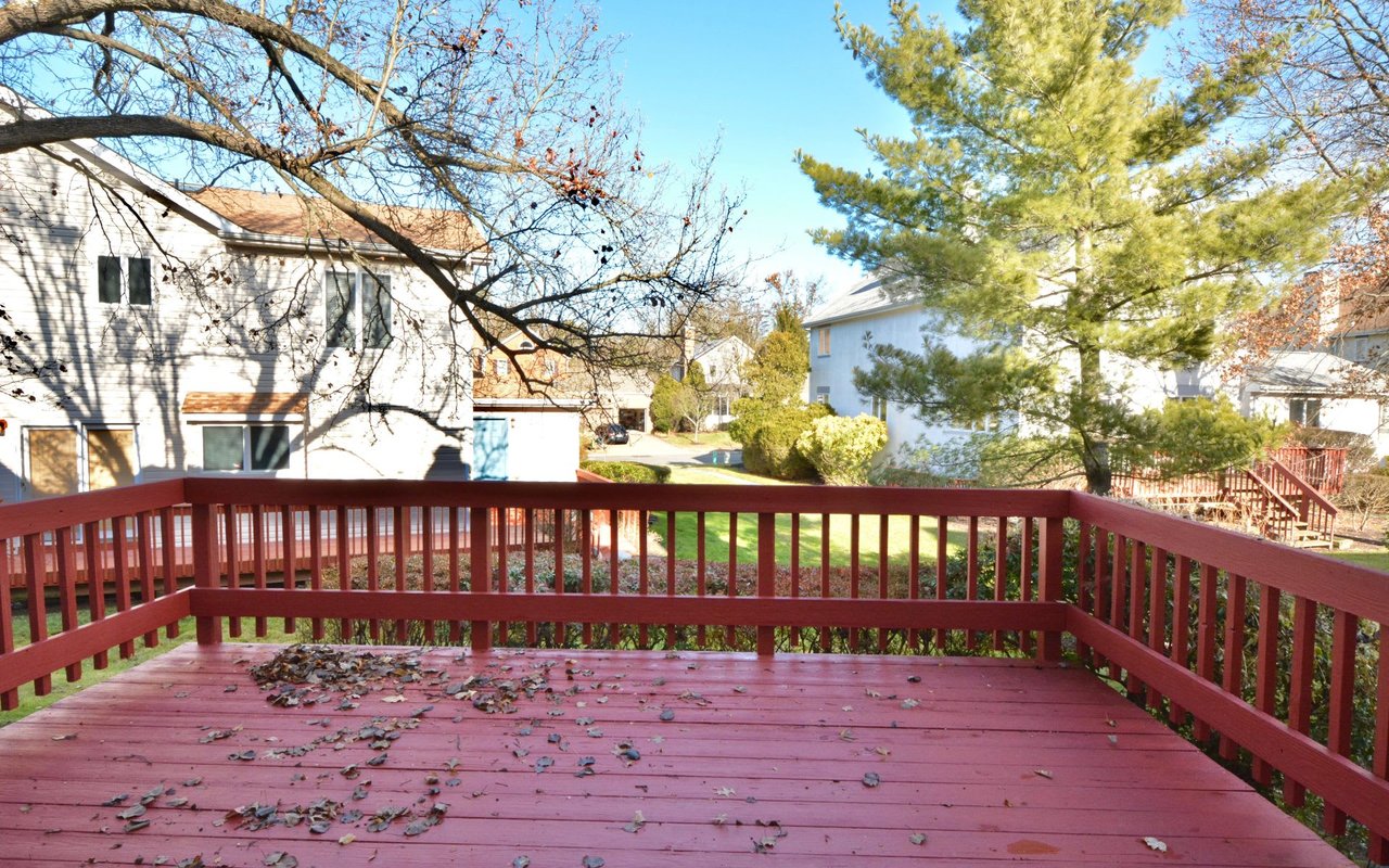 16 Lexington Ct