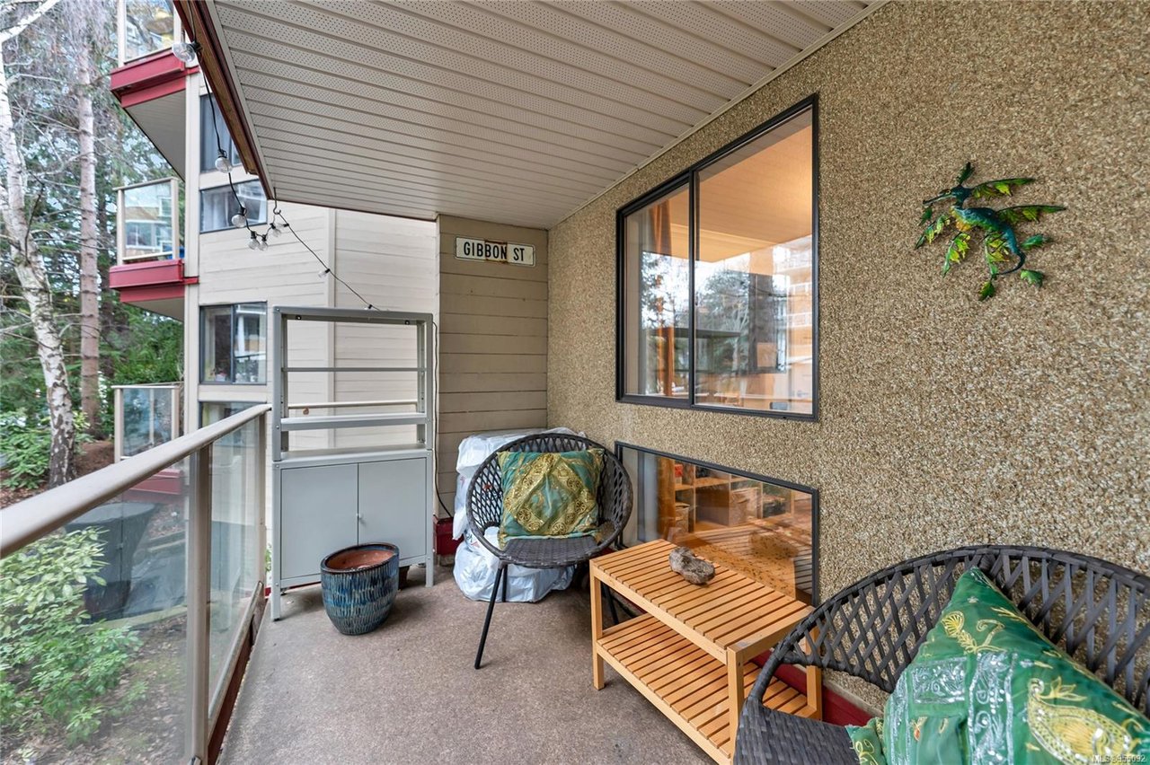 204-406 Simcoe St