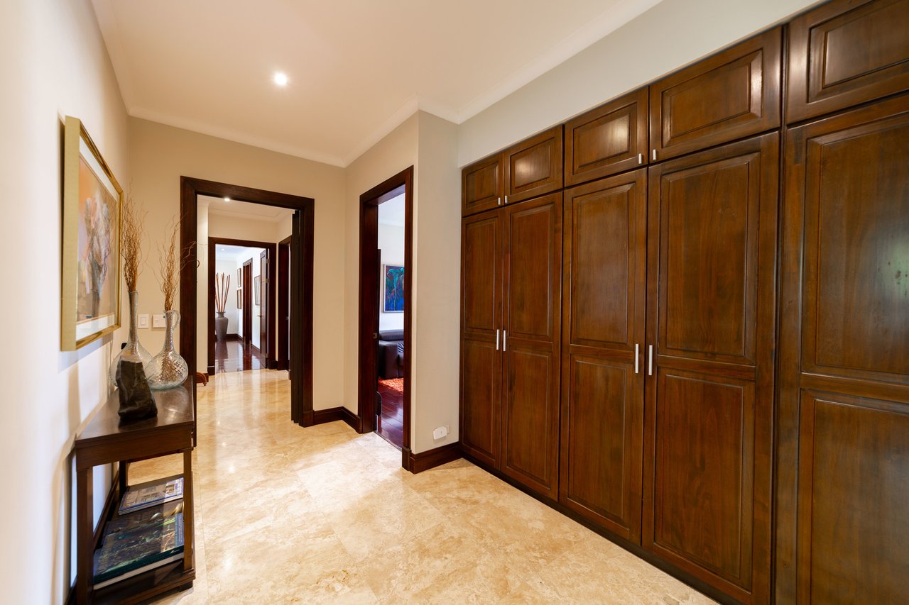 City Family Home, Escazu, San Jose