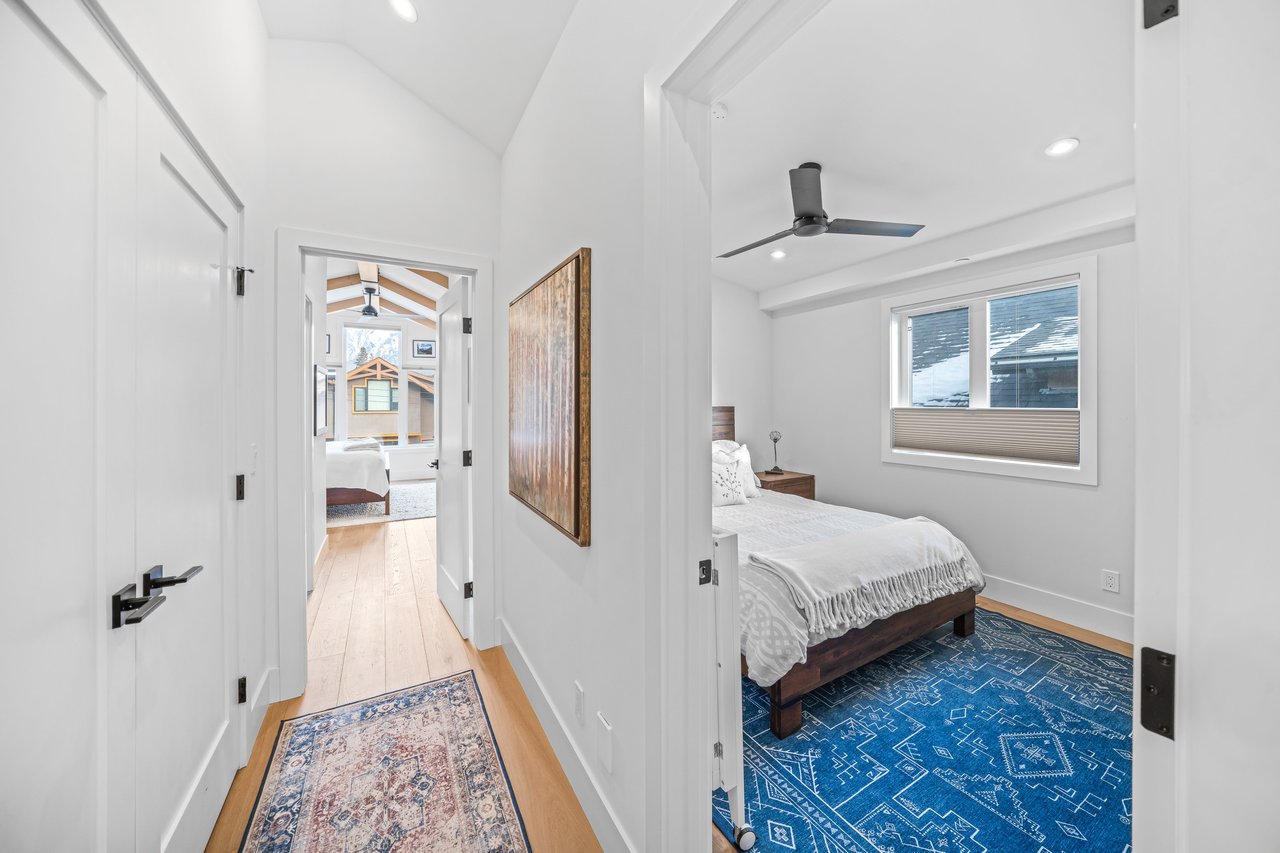 810 3rd Street Unit: 4