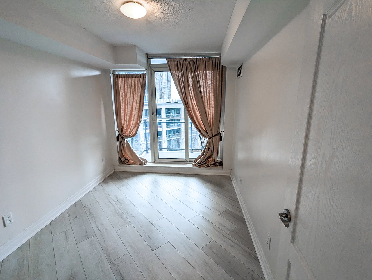 509 - 2121 Lake Shore Blvd
