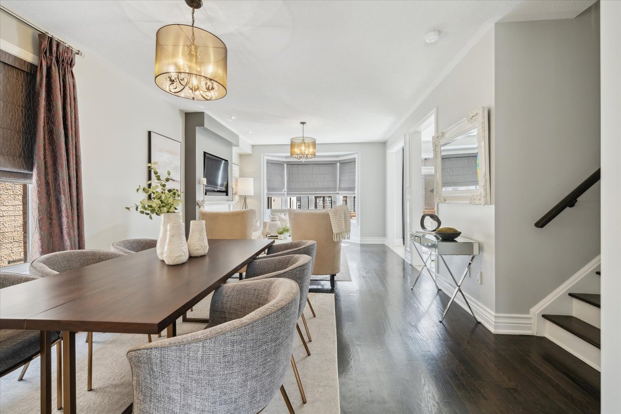 32 Maplebank Cres