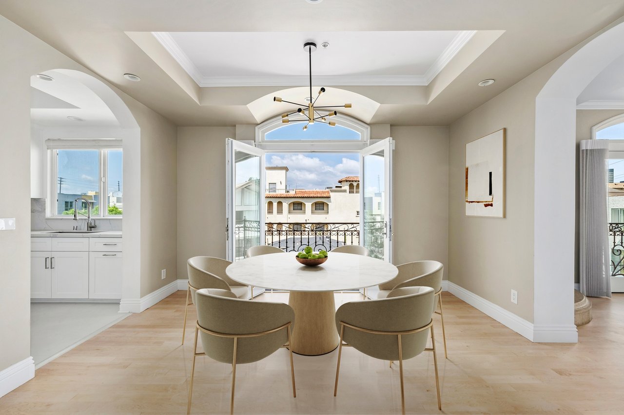 1540 S Bentley Ave Unit: 402