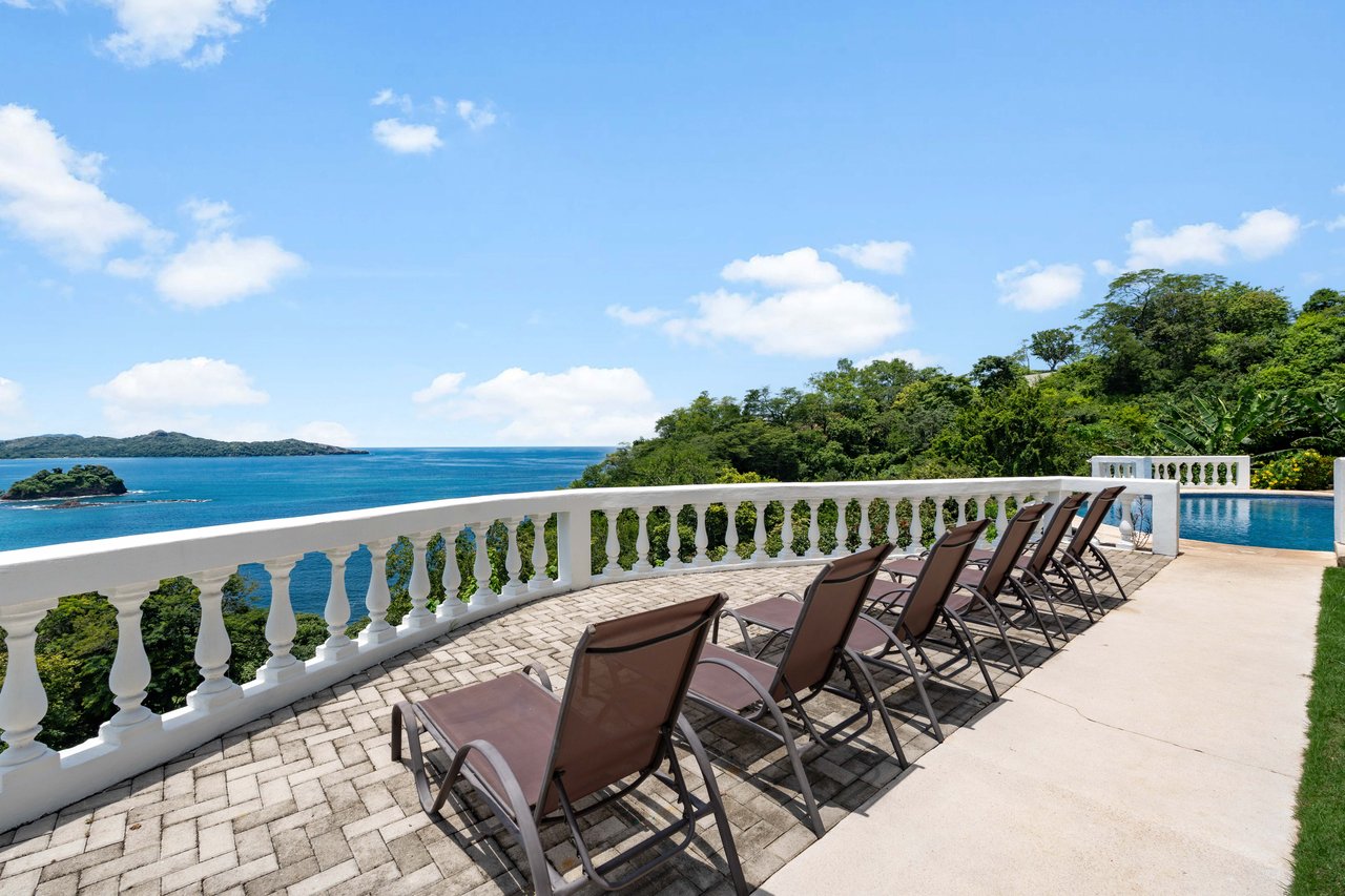 Flamingo Cove #1 | Spacious 2-Bedroom Ocean View Condo.