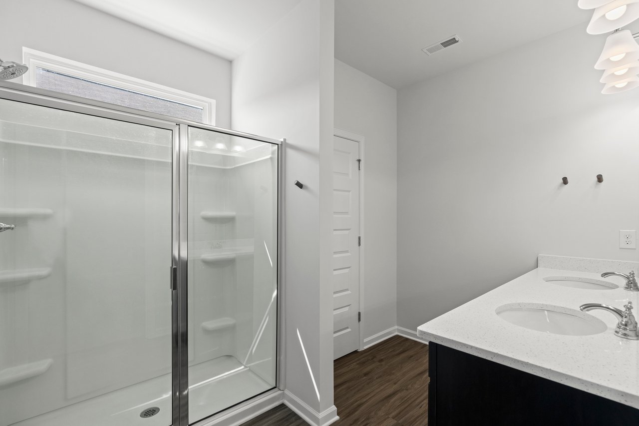 3-Bed, 2-Bath with Bonus Space & Mountain Views