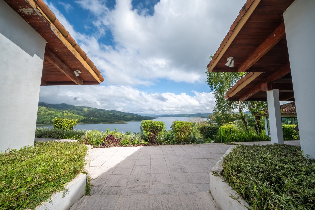 Rio Chiquito Ranch & Villas | 143-Hectare Ranch Estate with Villas, Forest & Full Infrastructure in Tilarán, Costa Rica