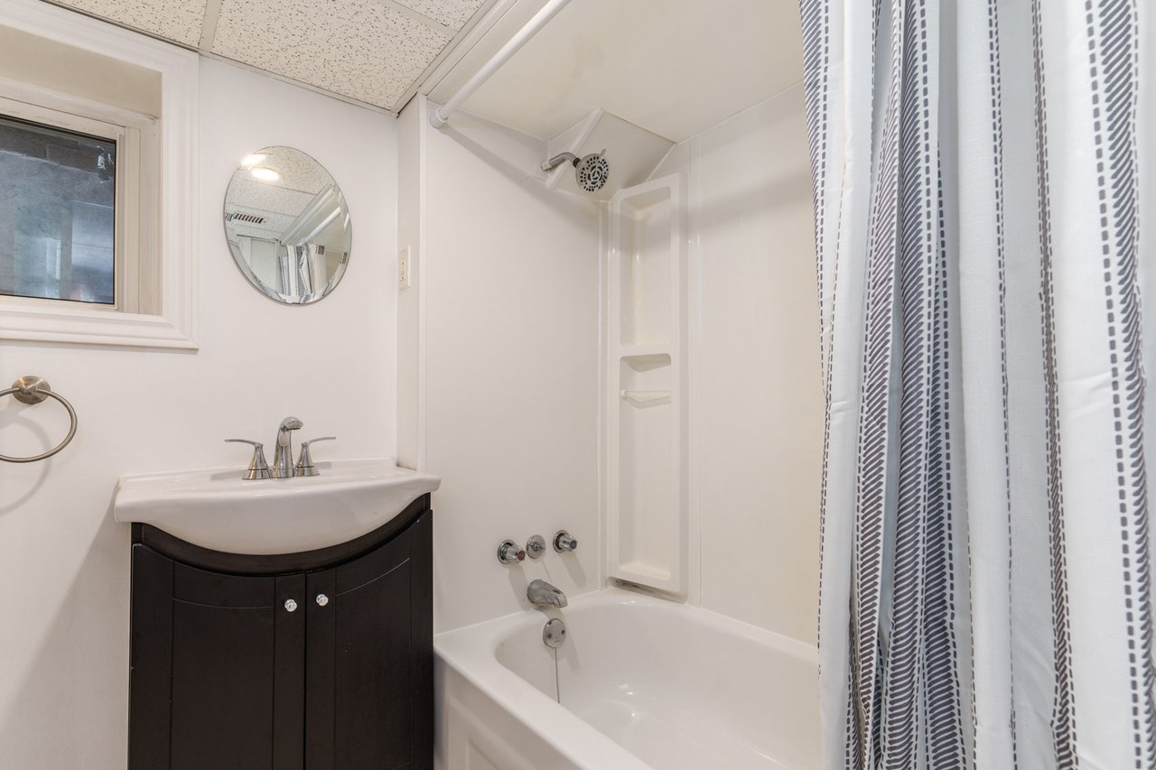 15 Indian Road Cres, Basement