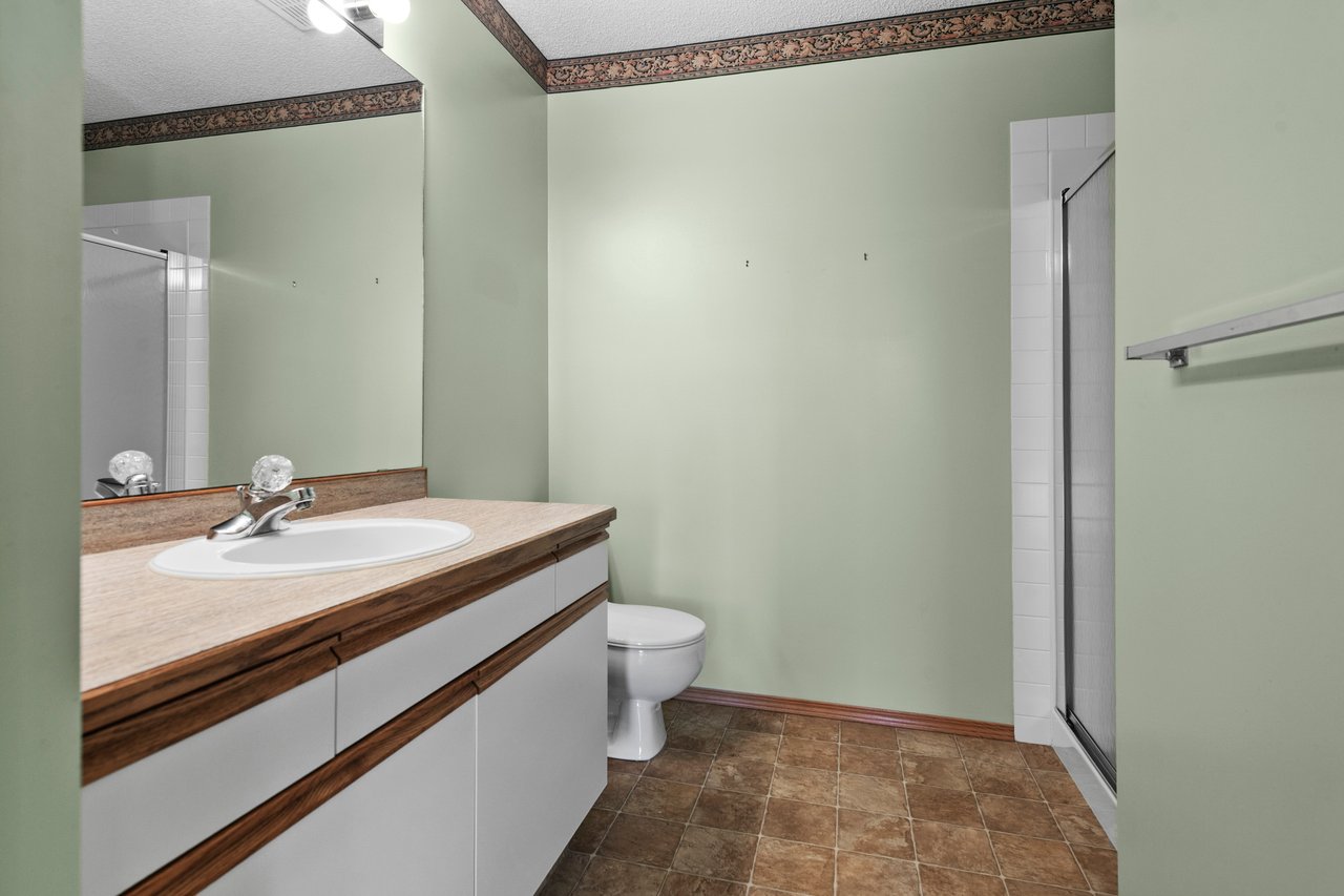 222 Arbour Cliff Close NW