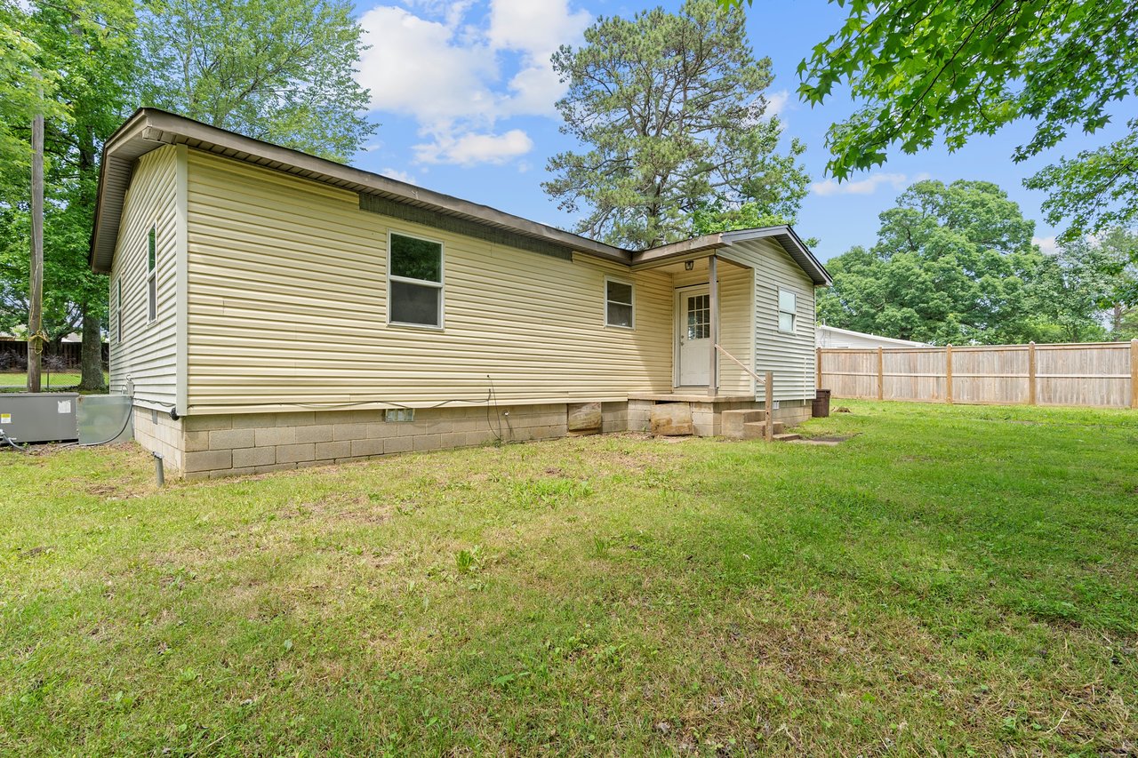 Charming 3-Bedroom Home on a Spacious 1-Acre Lot in Madison, AL!