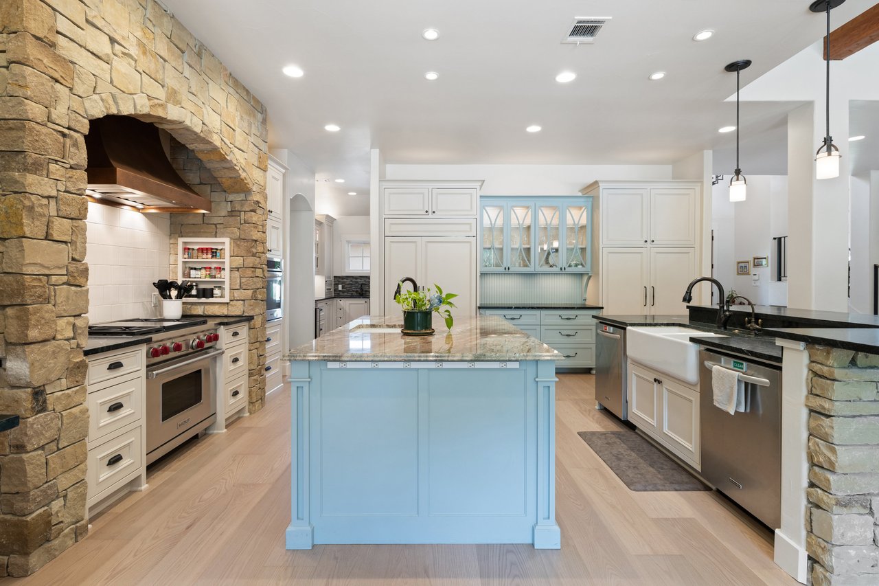 12821 Hacienda Ridge