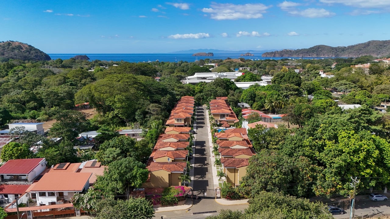 Coastal Retreat TownHome in Arrecifes