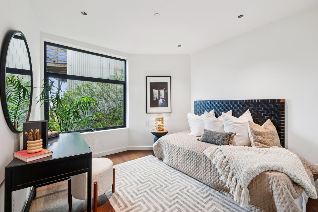 448 Sausalito Boulevard