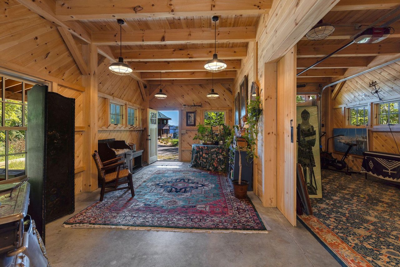 2226 Lake Shore Road