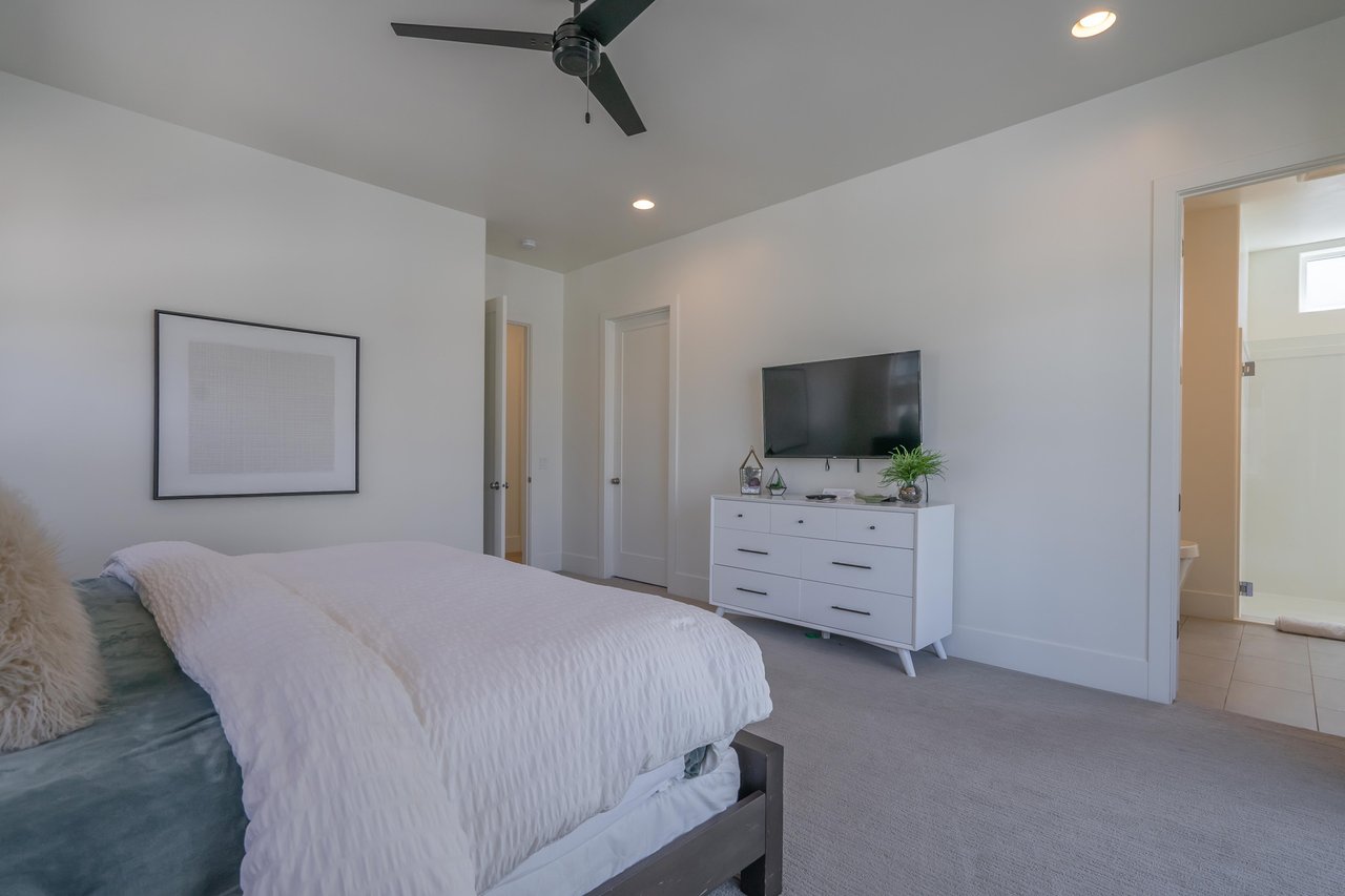 COUNTRY CLUB GOLF COURSE RETREAT