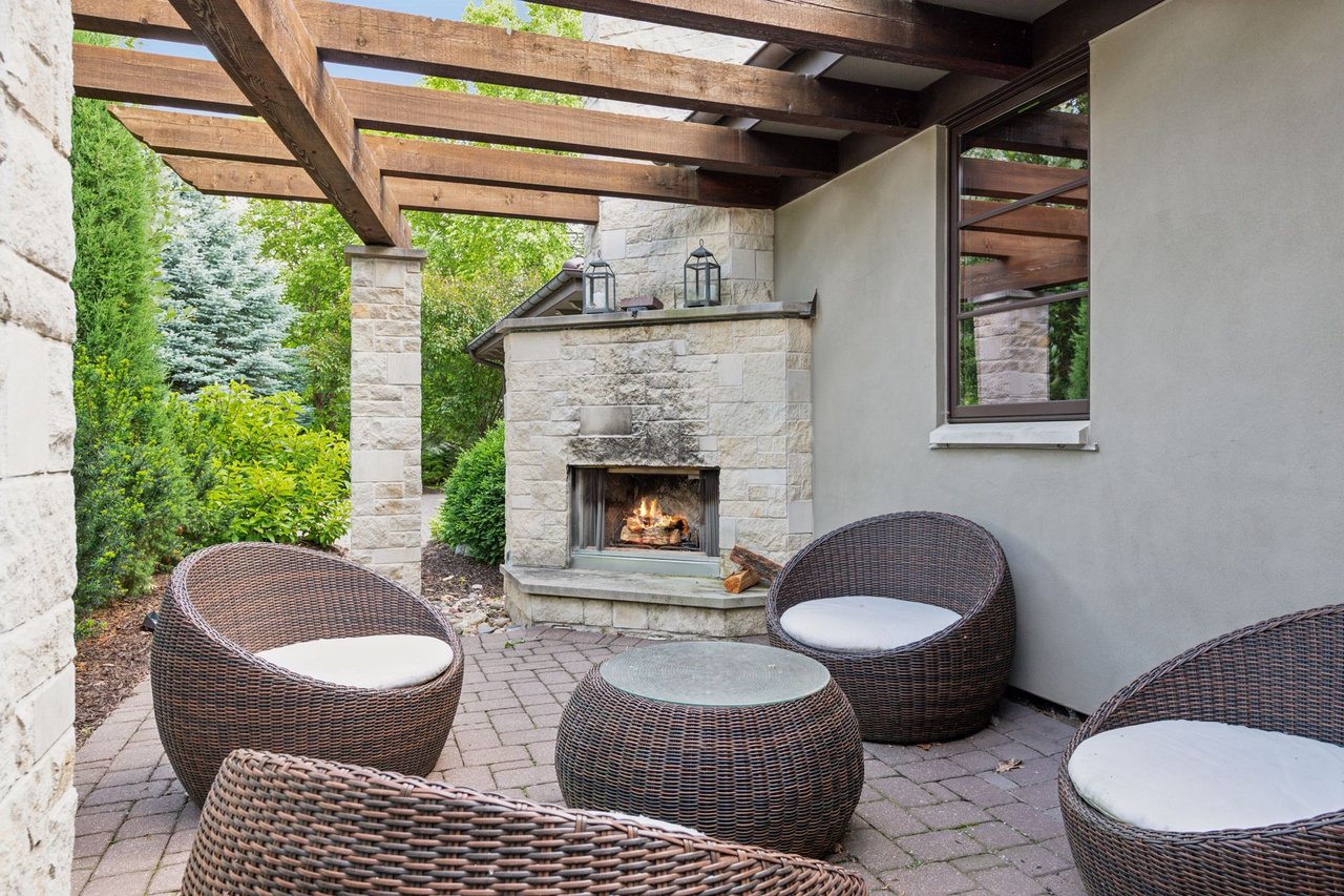 8 Circle W, Edina