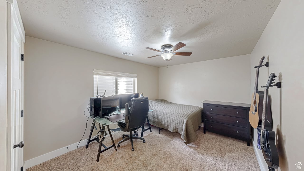 918 S River Ridge Ln