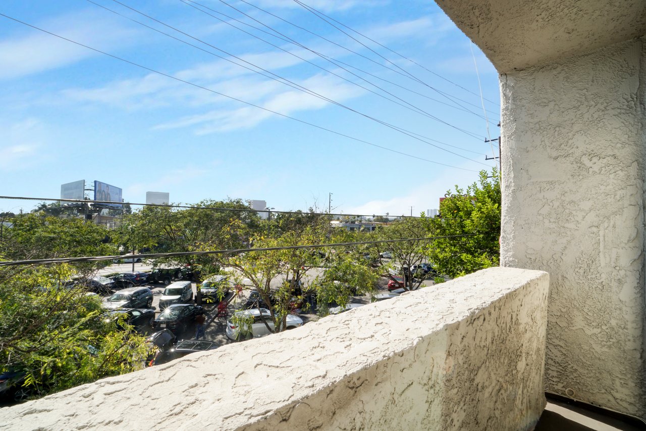 166 S Hayworth Ave APT 201, Los Angeles, CA 90048