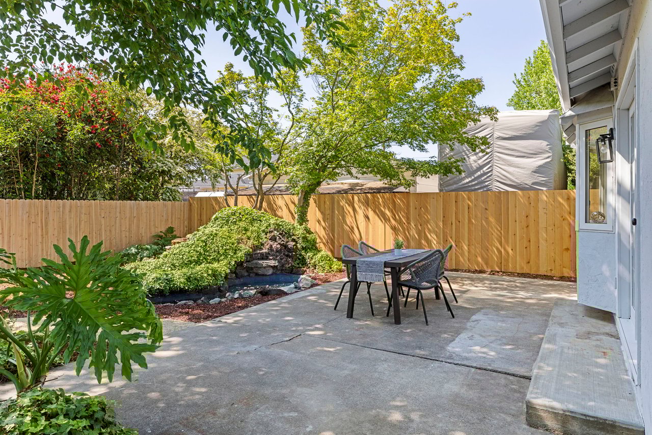 1007 Harold Ln