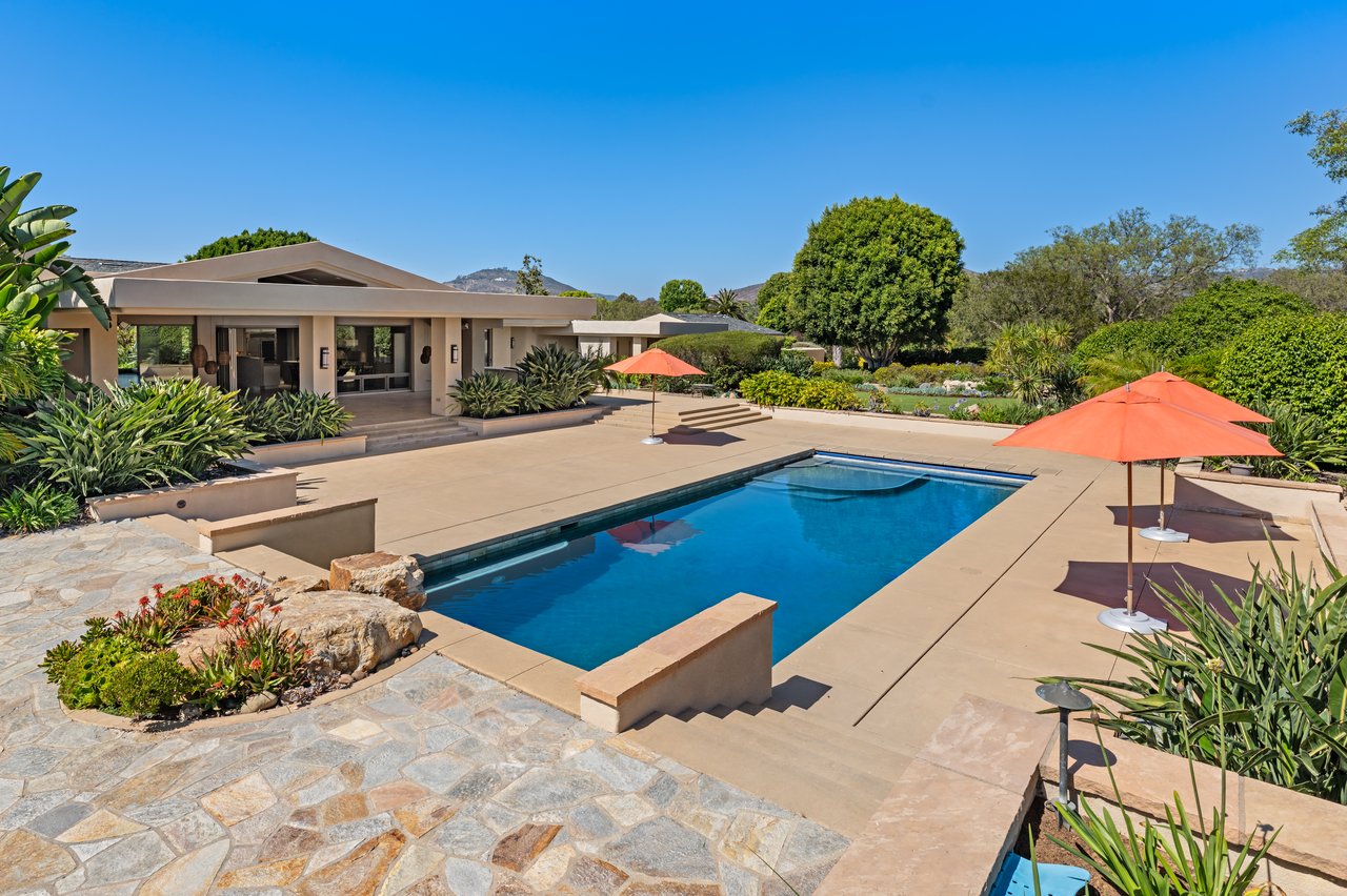 A Rancho Santa Fe Estate with Commanding Lake Views