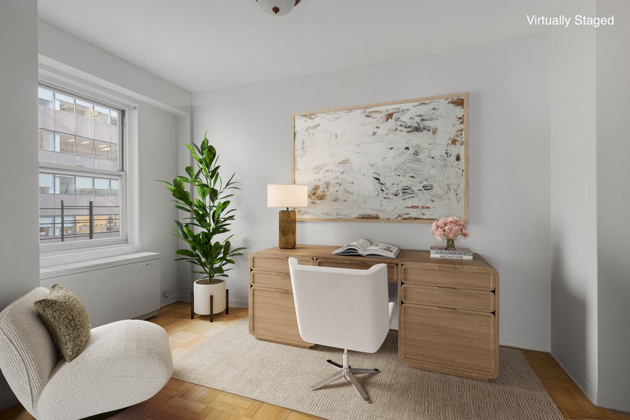 Oversized 1 bedroom, convertible 2 or home office!