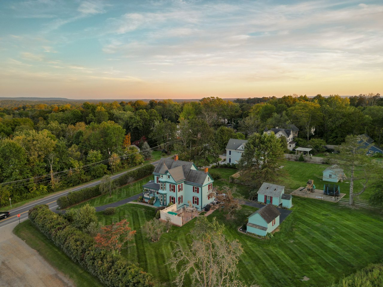 25 Old Turnpike Rd