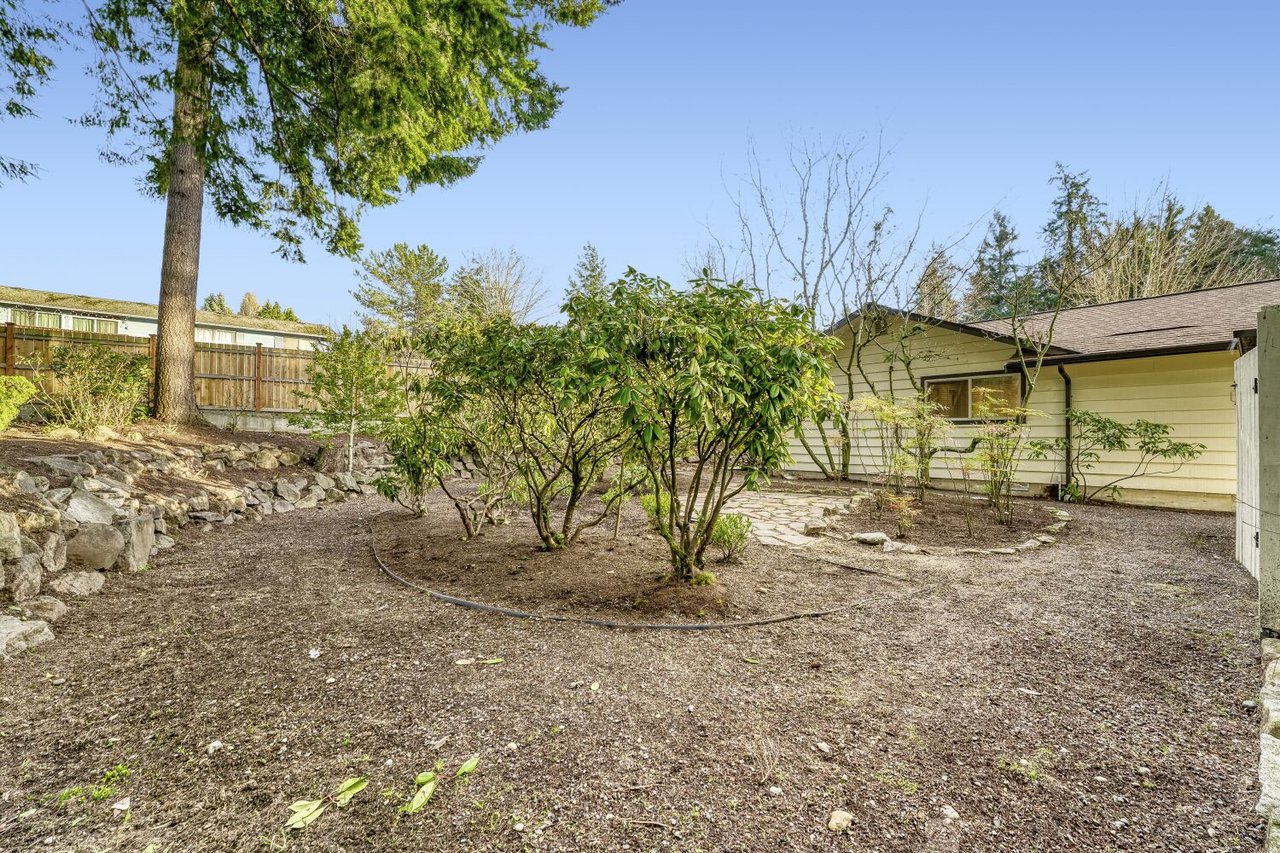 9632 S 216th St, Kent, WA 98031