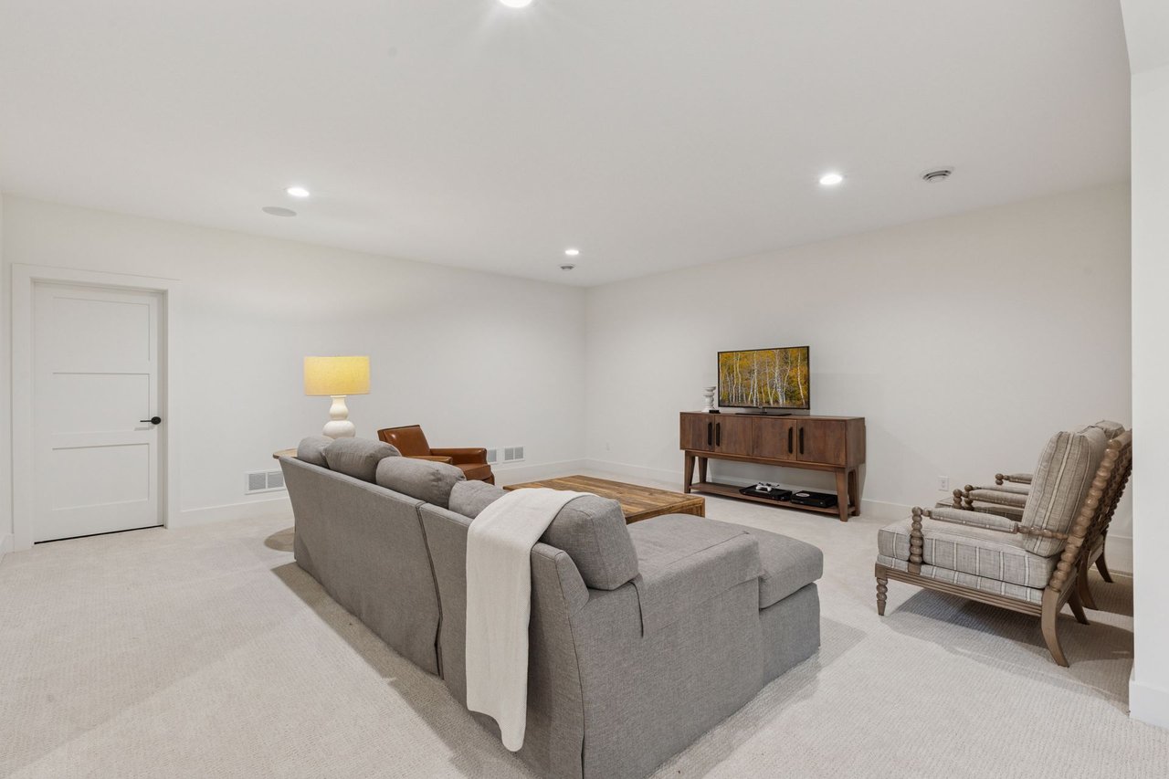 550 Orono Orchard Road S, Orono