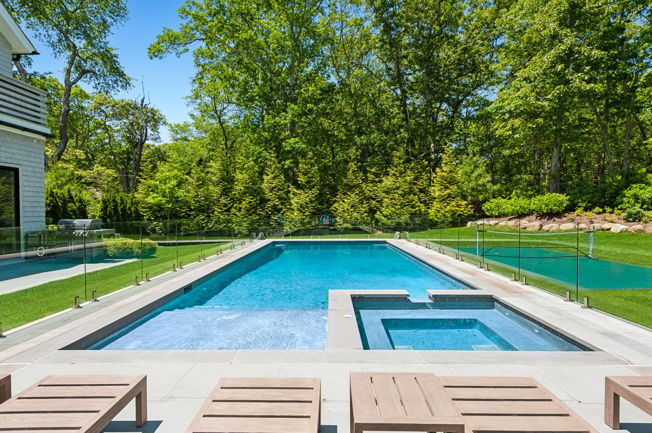 2 Fair Hills Lane